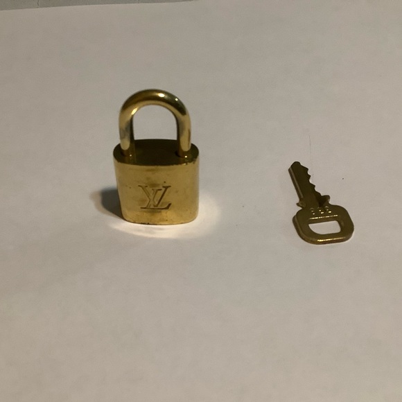 Louis Vuitton Lock and Key #338 - Picture 2 of 5